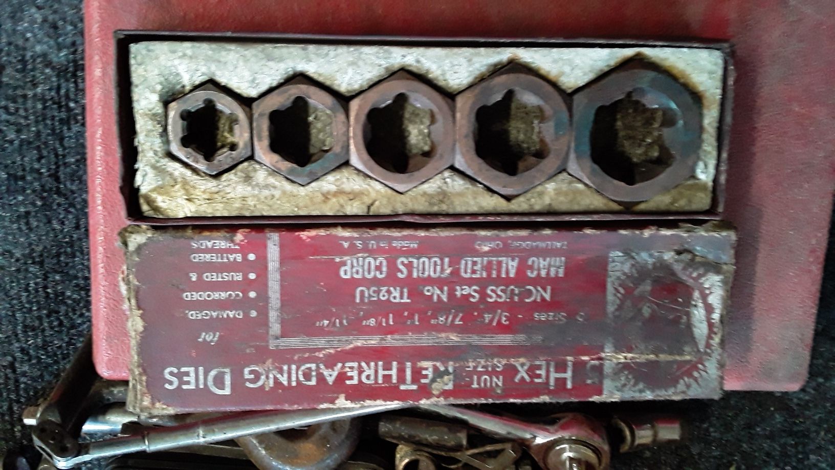 Thread repair set