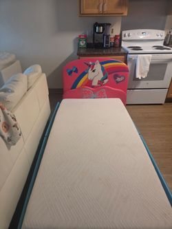 Twin bed