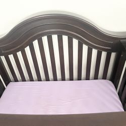 Baby cache Crib W Mattress 10 Pcs Crib 