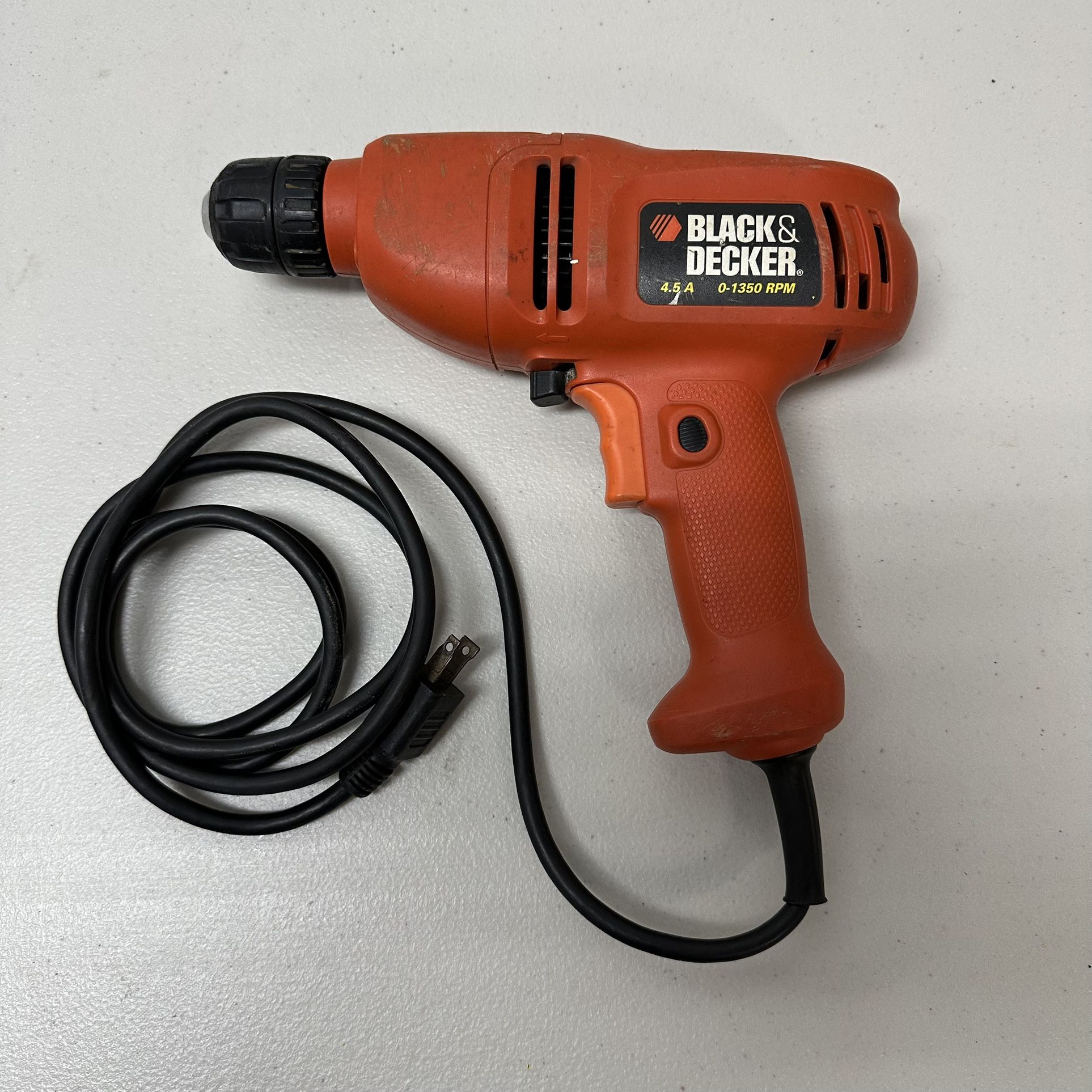 Black & Decker 3/8” Corded Keyless Power Drill