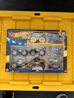 Hot Wheels Monster Trucks Trophy Champions 11-Pack Set