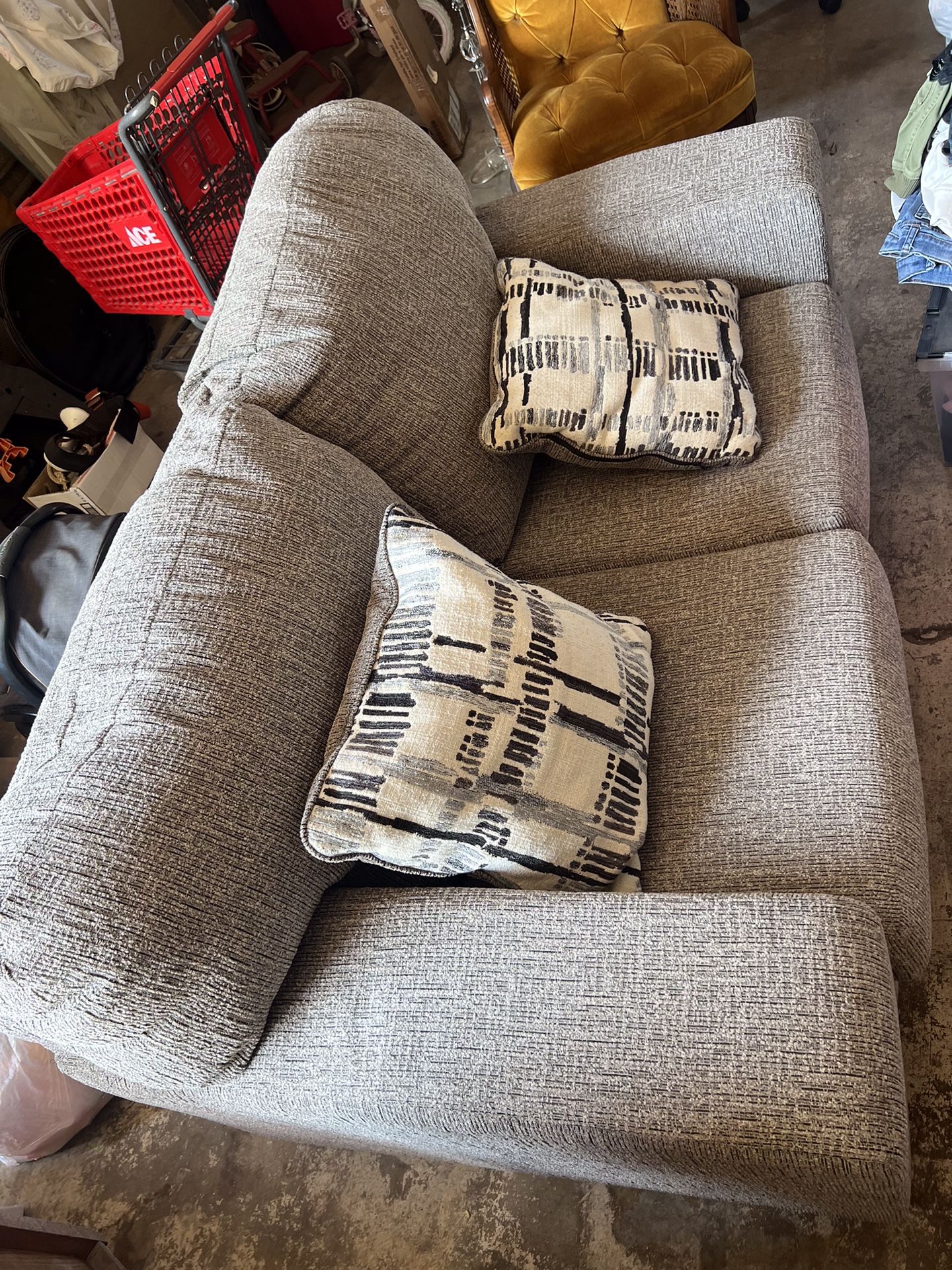 2 Seater Couch ( Love Seat )