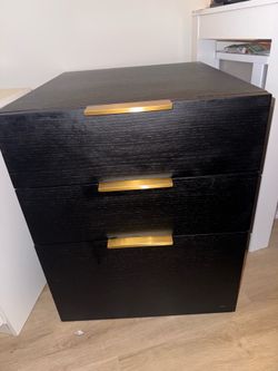 Black 3-Drawer Dresser / Nightstand with Gold Handles /Cómoda / Mesa de Noche Negra de 3 Cajones con Manijas Doradas