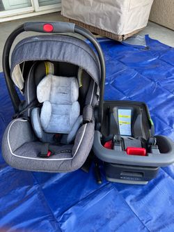 Grayco infant car seat with base
