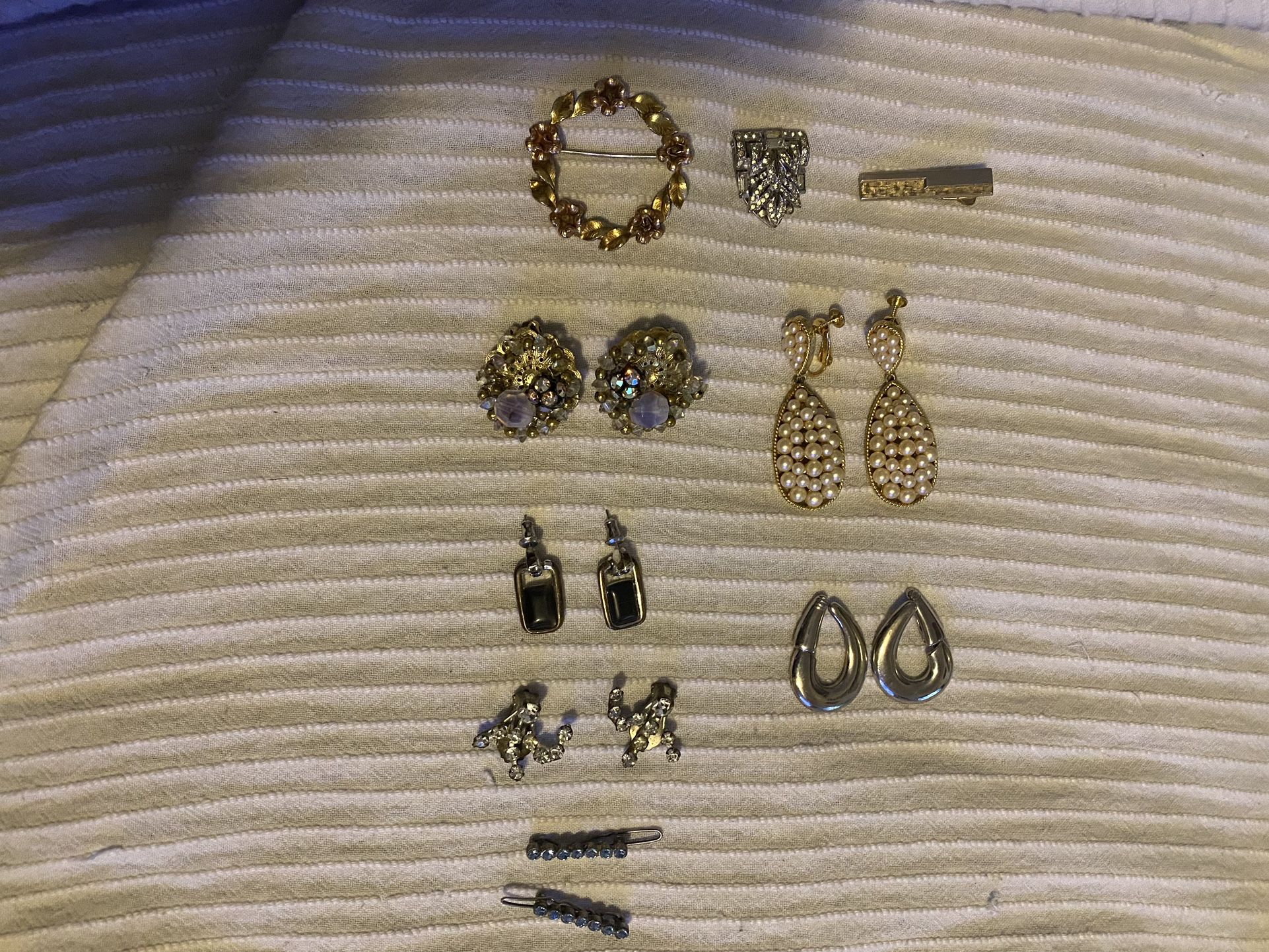 Vintage Brooch & Earing Set