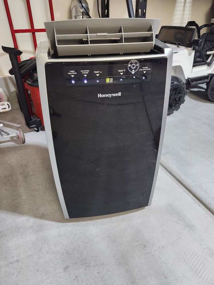 Honeywell 12k BTU Portable AC Unit w/ All Accessories