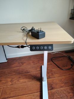 Computer desk