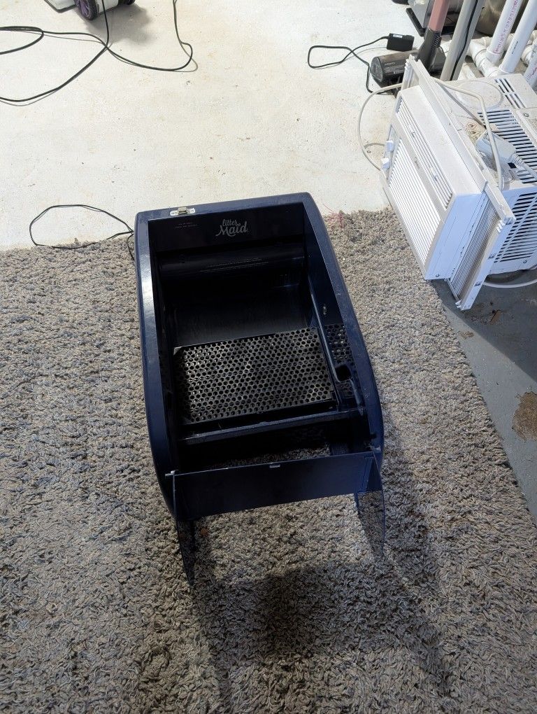 Self Cleaning Cat Litter Box 