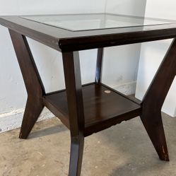 End Table (delivery Available)
