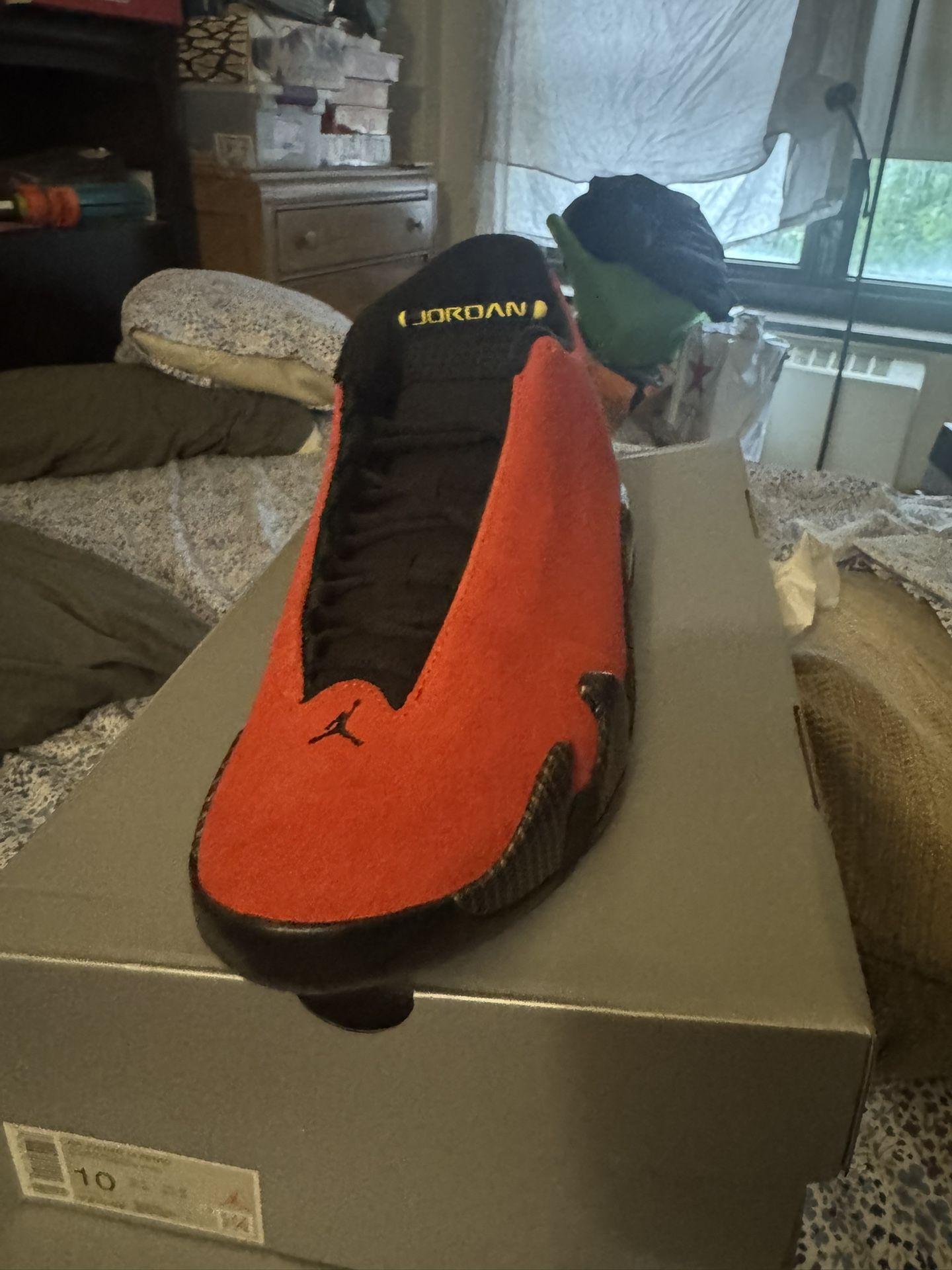 Jordan 14 Ferrari Sz 10.5