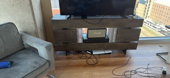 Tv stand