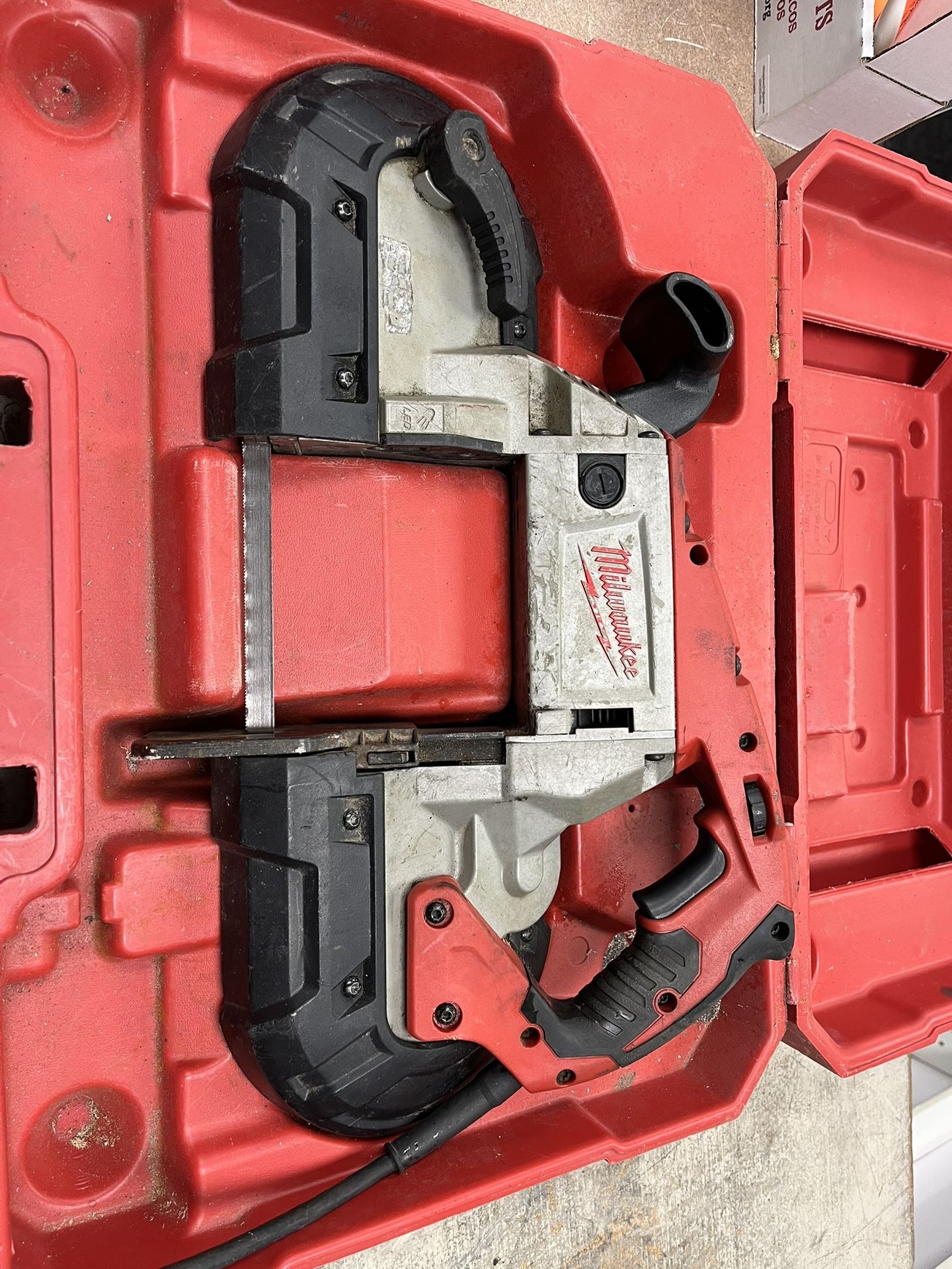 Milwaukee Band Saw (326)