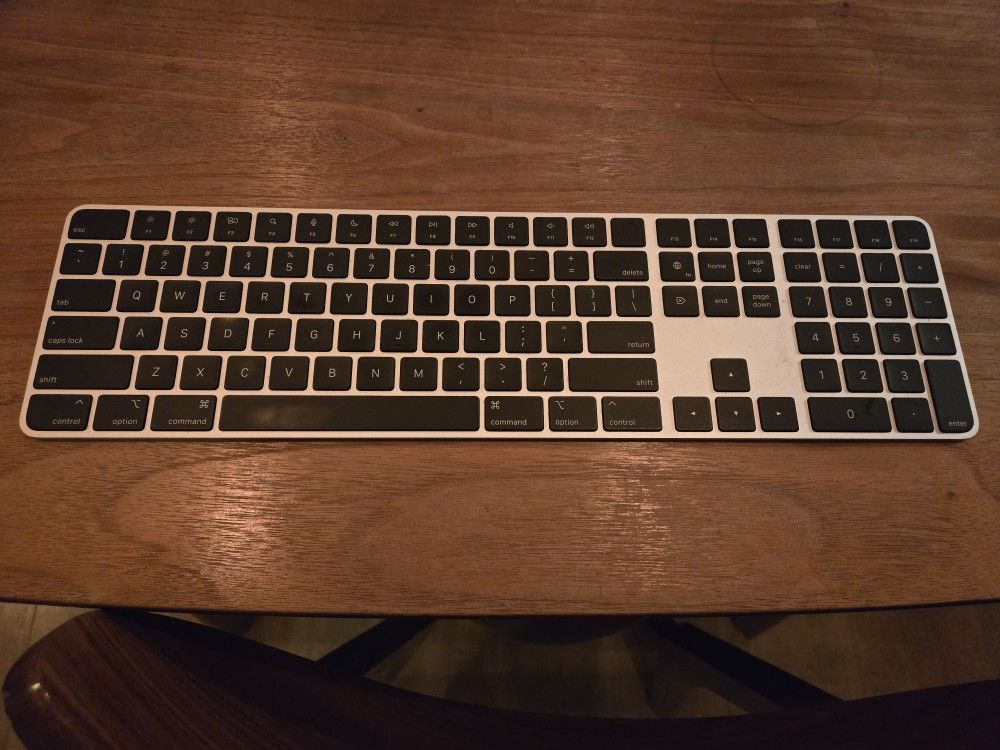 Apple Magic Keyboard with Touch ID and Numeric Keypad 