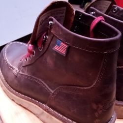 Danner boots  size 8. Womans