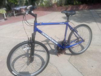 Men's bicycle Available size 26 tires runs good very clean