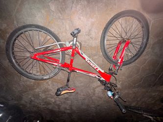 Trek MT 220 24" Youth Mountain Bike