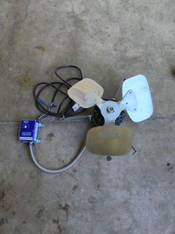 Temperature thermostat and fan