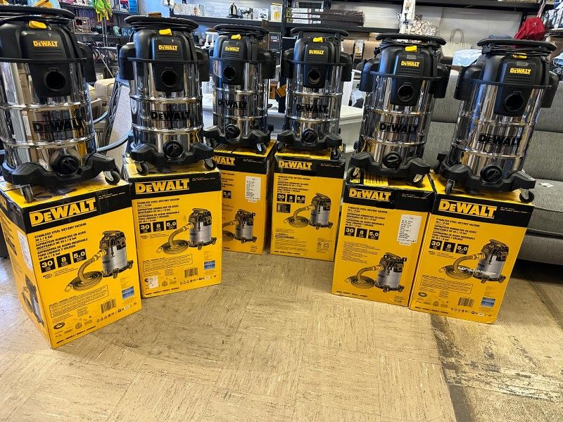 DeWalt Wet/Dry Vacuum 8 Gallon 4 Peak HP, Stainless Steel, Silver ADO
