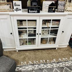 White Farmhouse Table 