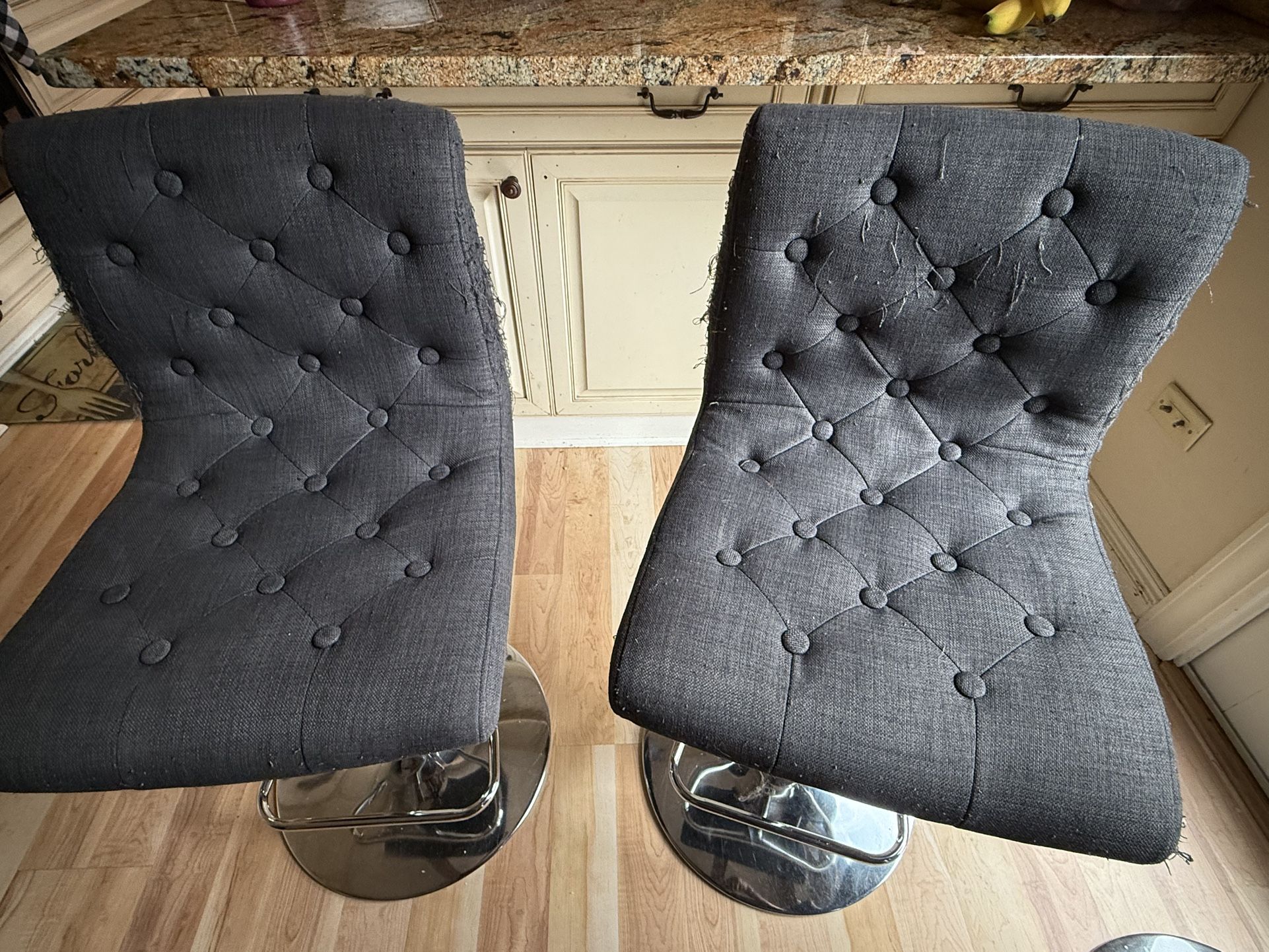 Free Bar Stool Set