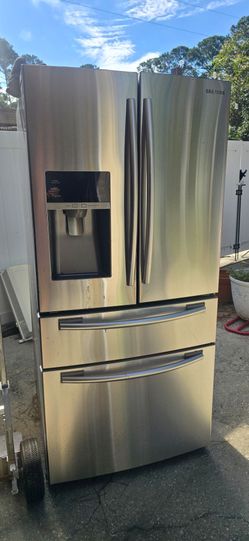 FREE FRIDGE FOR SCRAP E-SECTION