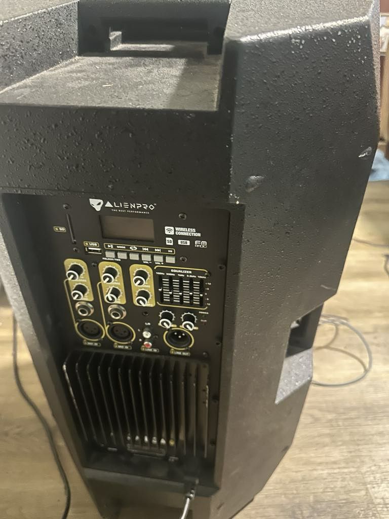 Alienpro Speaker 15" Build In Amp, Eq, Bluetooth, Radio And More