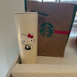 Hello Kitty Starbucks Cup 