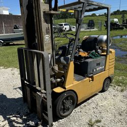 Caterpillar Forklift