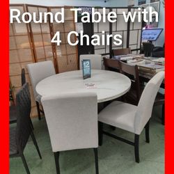 🤓 Beautiful Round Table with 4 Chairs