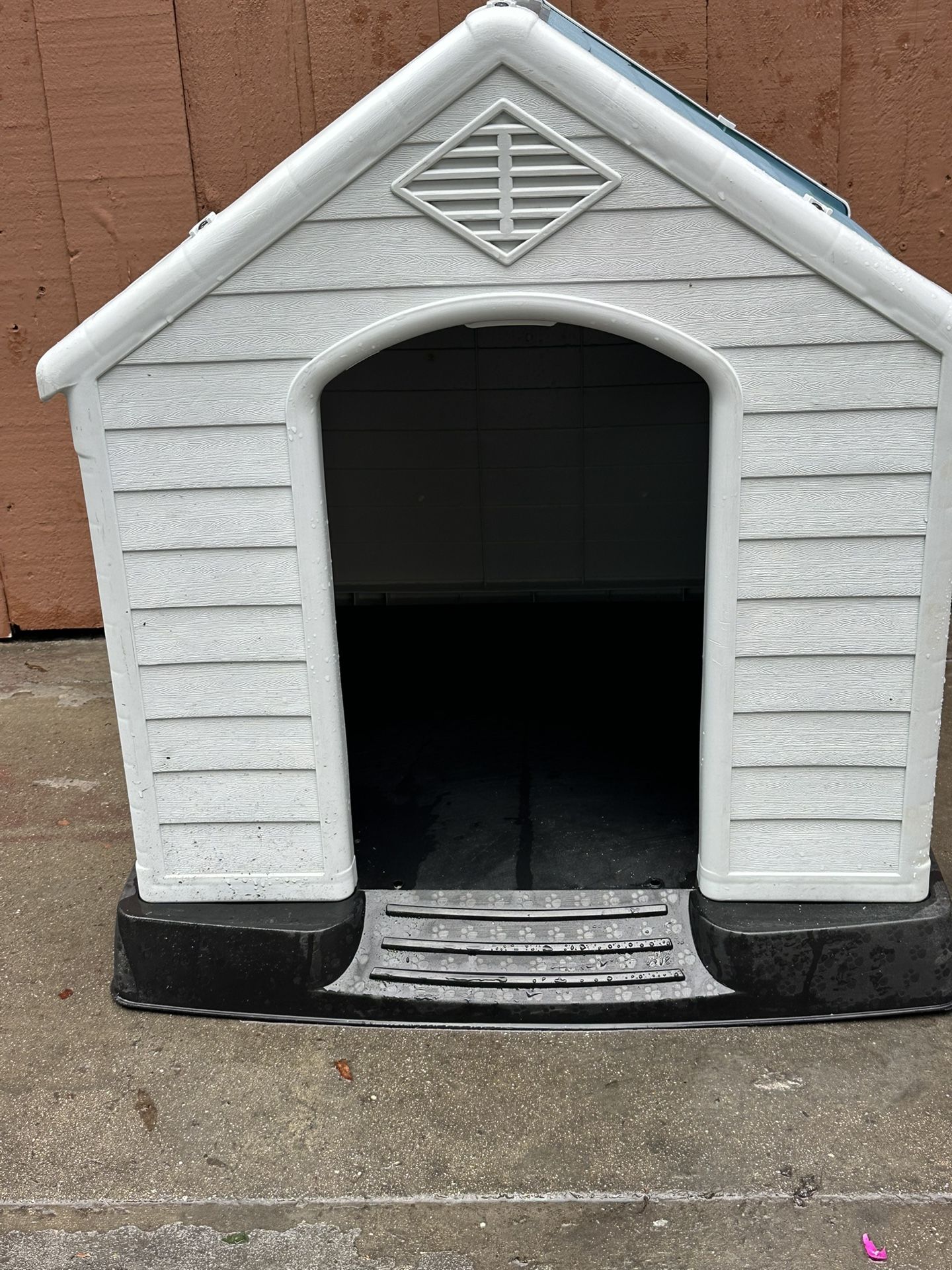 Small/ Medium Dog House