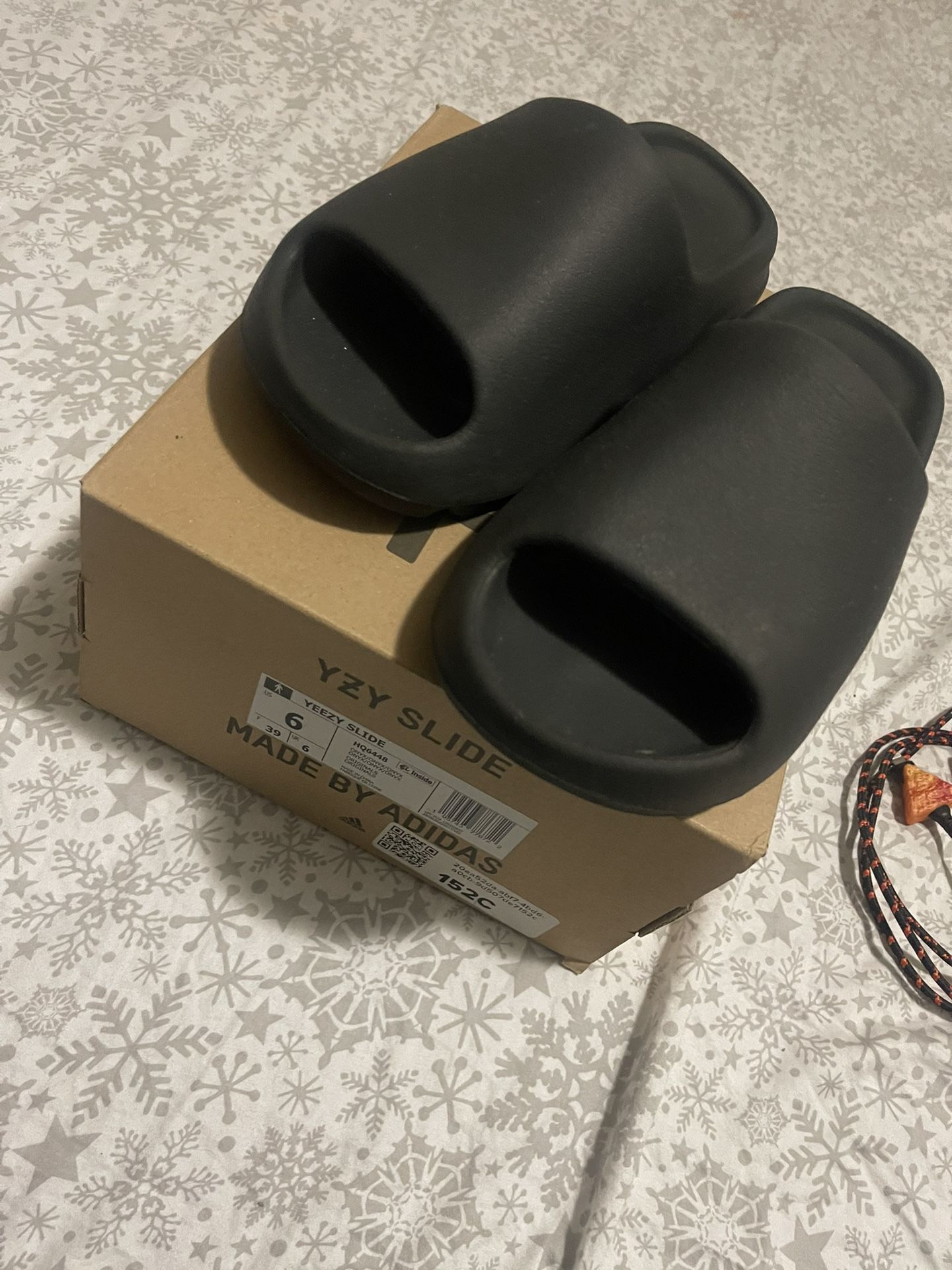Yeezy Slides 6y