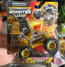 SPIN MASTER MONSTER JAM GOLD TROPHY CARD SERIES MONSTER MUTT SERIES 01 NEW 2026