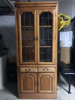 China Cabinet Hutch