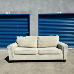 Beige Couch 🛻Delivery Available🛻