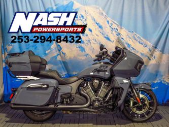 2023 Indian Pursuit Dark Horse w/Prem Pkg