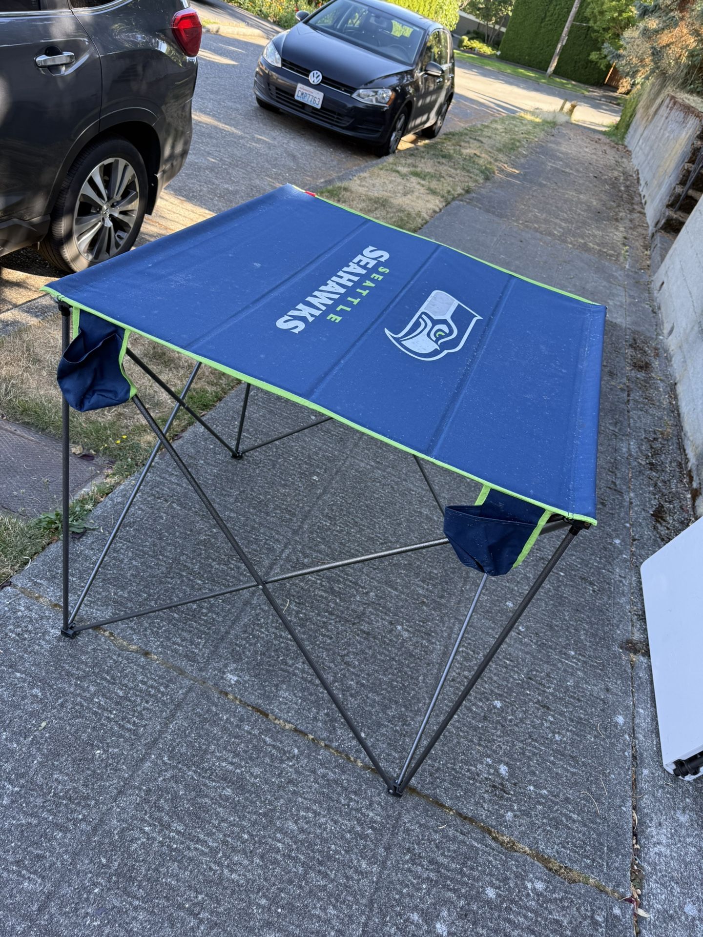 Tailgate Standup Table