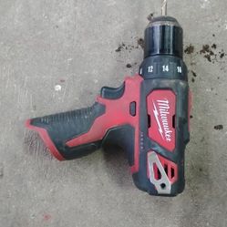 Milwaukee M12 3/8 Drill And Battery 