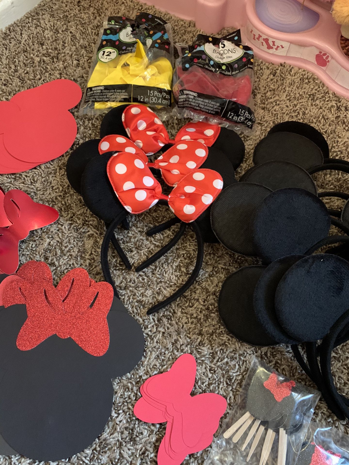 Minnie Mouse party decorations