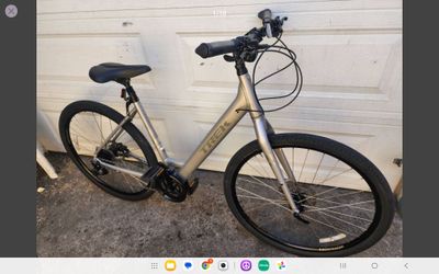 2023 Trek Verve 3 Stepthrough Disc Hybrid Commuter Road Bike