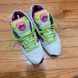 Reebok Pump  (Size 8.5 )