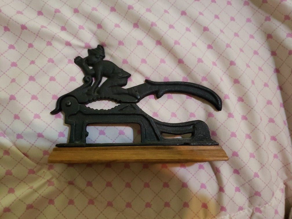 Vintage Cast Iron Nut Cracker, Elf Nutcracker, Vintage Christmas Table Setting