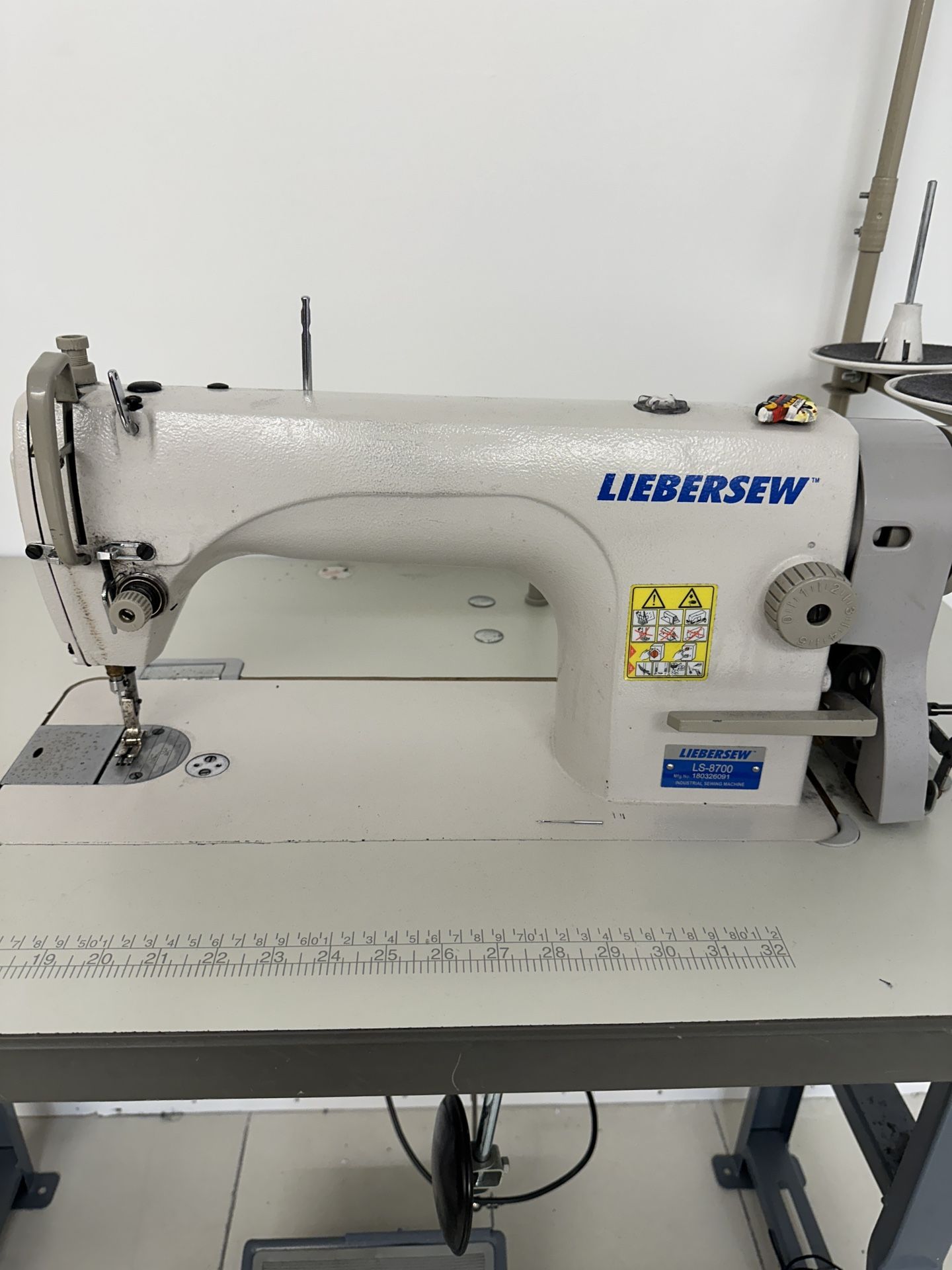 Industrial sewing machine