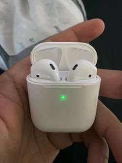 Apple AirPods (2nd Gen) Wireless charging