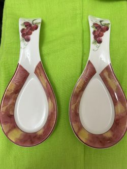 2  Vintage Spoon Rest. Royal Dolton  Vintage Grape Collection  1994. T.C 1193 . $7 Each 