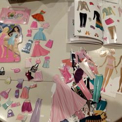 Barbie Paper And Magnetic Dolls