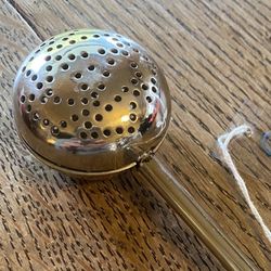 New Elegant Long Handle Tea Strainer 