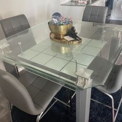 Dinette Table 