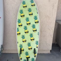 Catch Surf x Wave Bandit 5’6 Surfboard 
