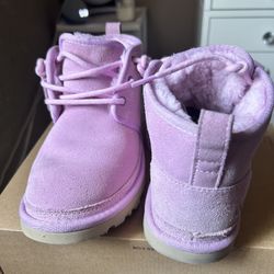  Authentic Neumel Light Pink Uggs / 7 Women’s 