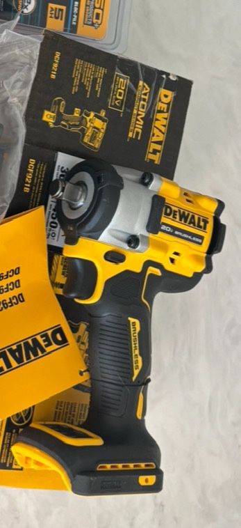 Dewalt 1/2 Impact Wrench And Battery! 20V 5ah Power Stack! NEW